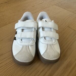 Adidas VL Court Sneaker Toddler Size 8 Black/white/gum
